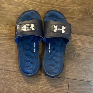 Blue pool slides size 8